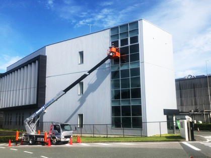 豊田市での高所ガラス清掃